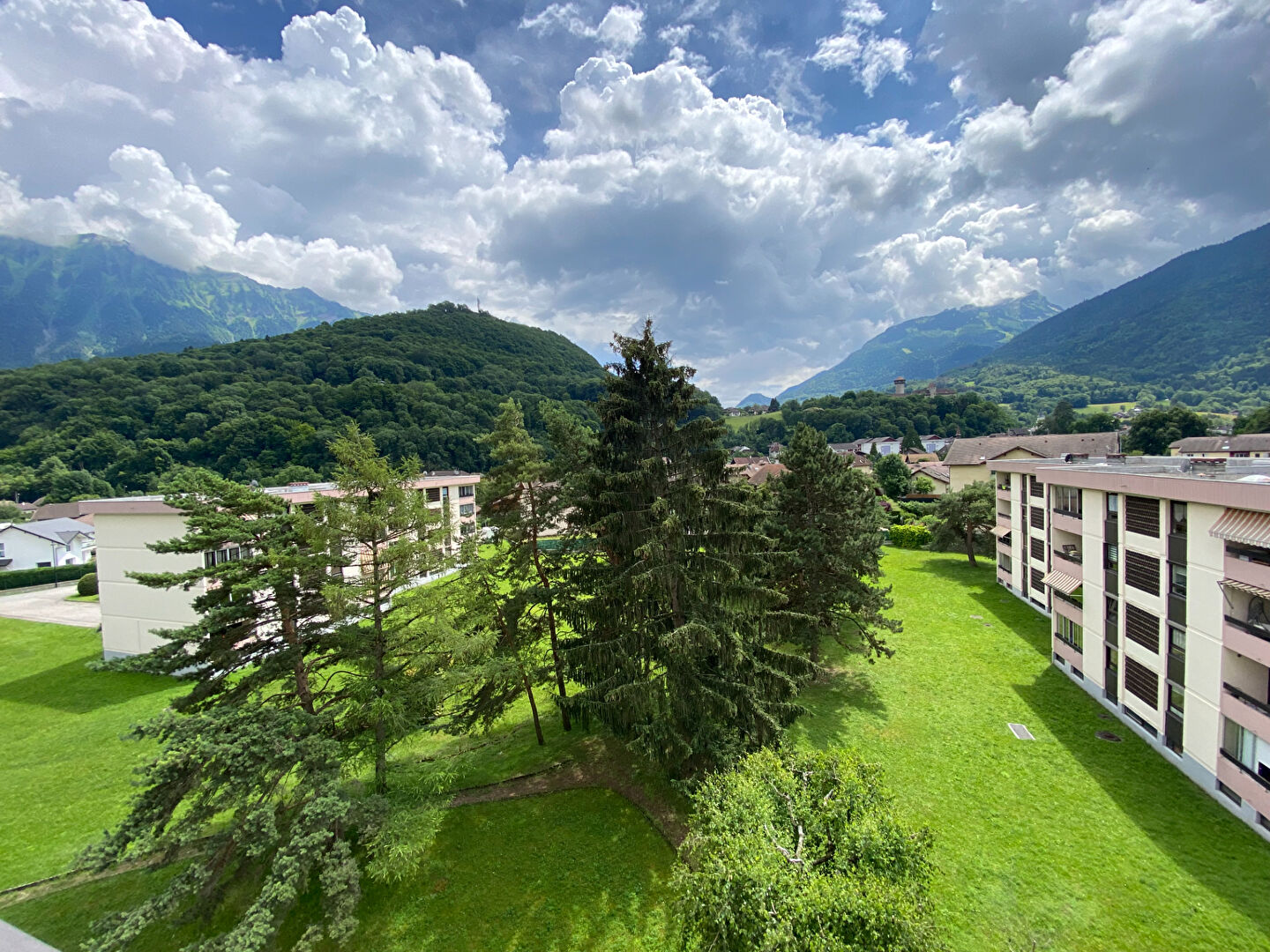 APPARTEMENT T4 LUMINEUX, VUE IMPRENABLE SUR LES MONTAGNES ET LE CHÂTEAU DE FAVERGES