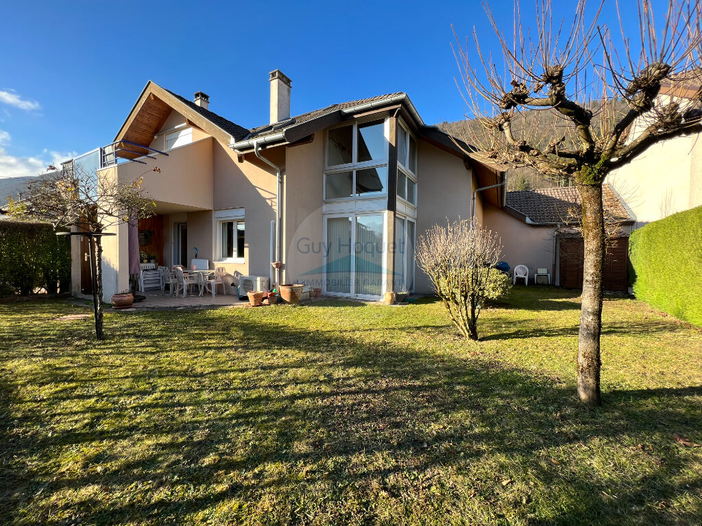 Appartement type T3 avec grand jardin coté lac à Sévrier