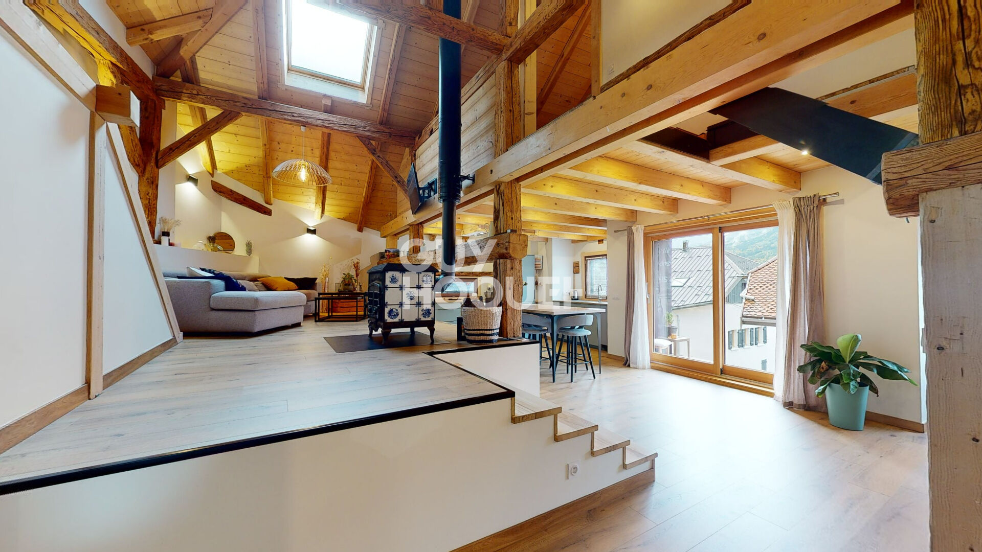 Maison de charme Type 5 de 222,34 m²  à Faverges