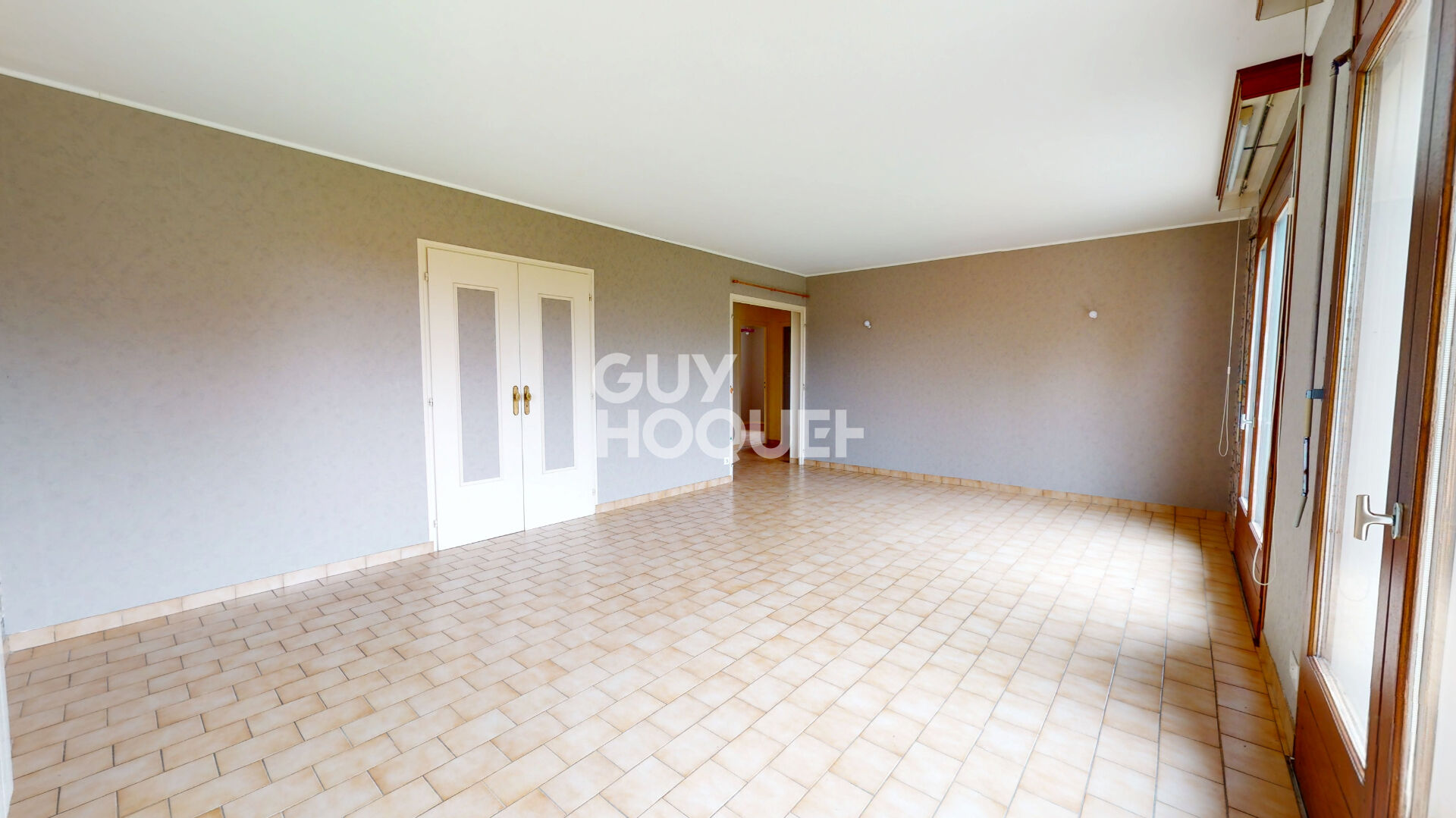 Appartement  5 pièce(s) - 4 Chambres et un bureau - 115 m²  (Carrez) - Grande Terrasse - Beau Potentiel