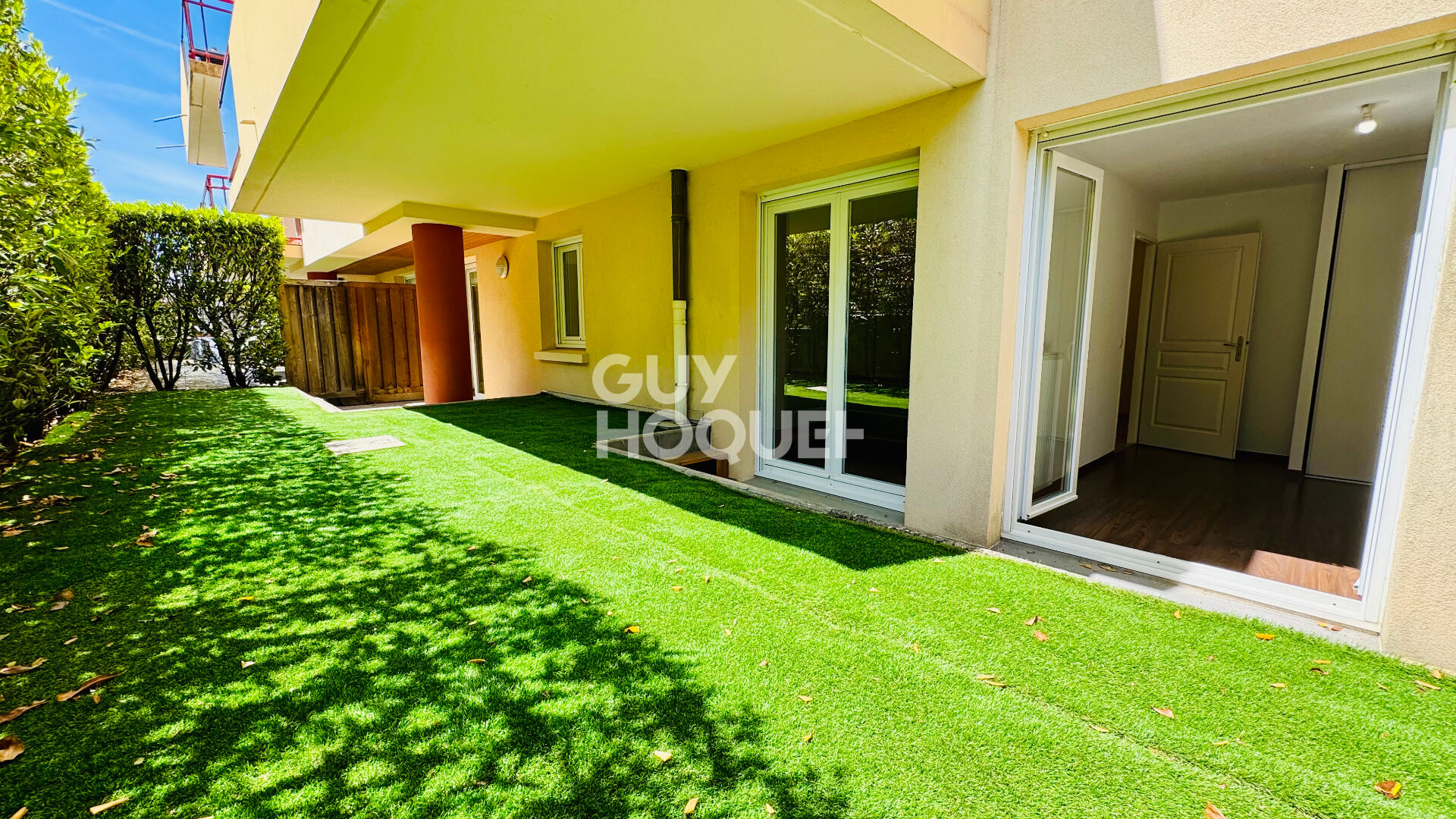 "RARE EN HYPER-CENTRE DE CRUSEILLES ? T3 AVEC JARDIN PLEIN SUD, PARKING ET CAVE"