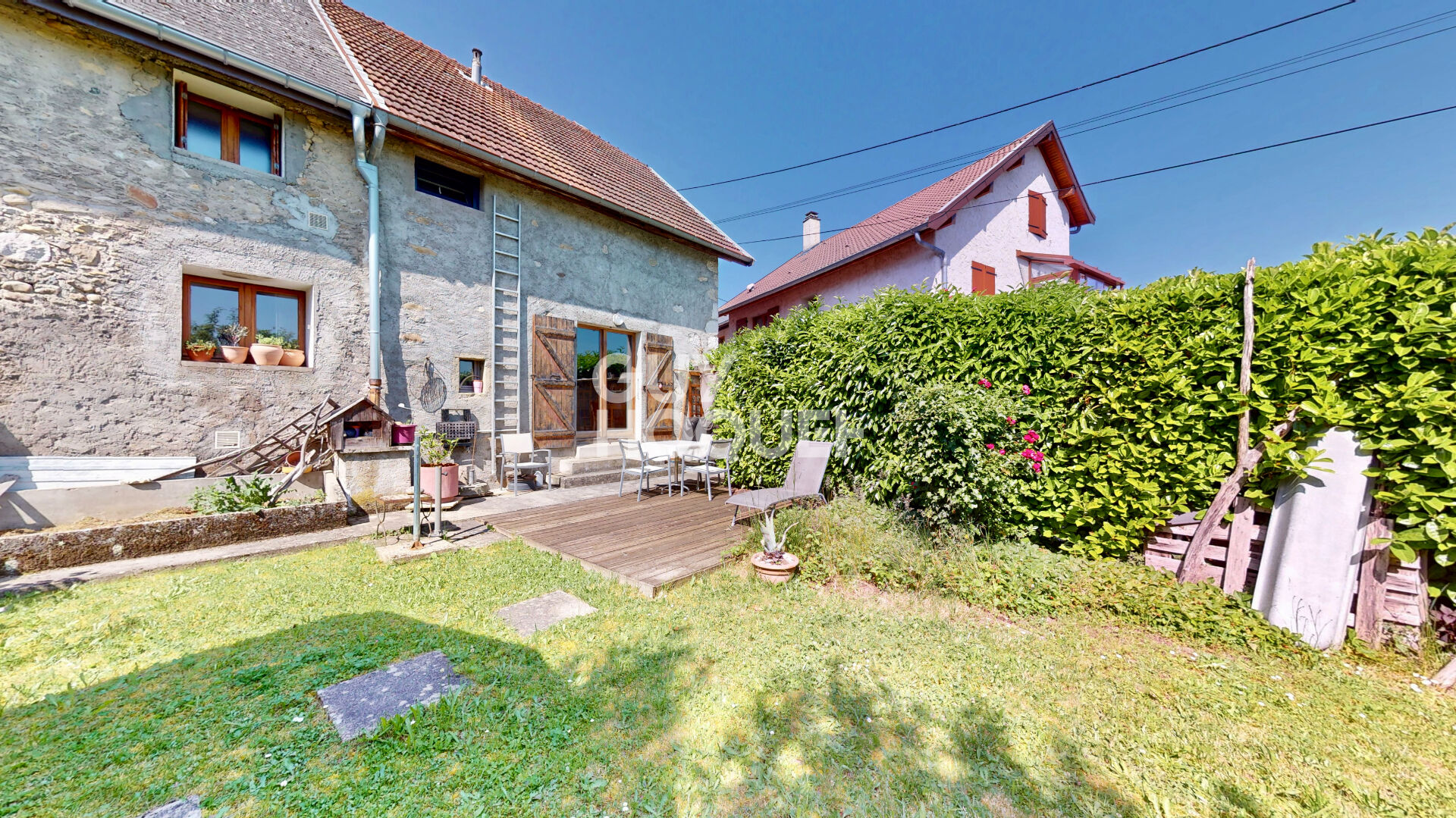 Maison de village avec jardin, garage et combles - Au Calme