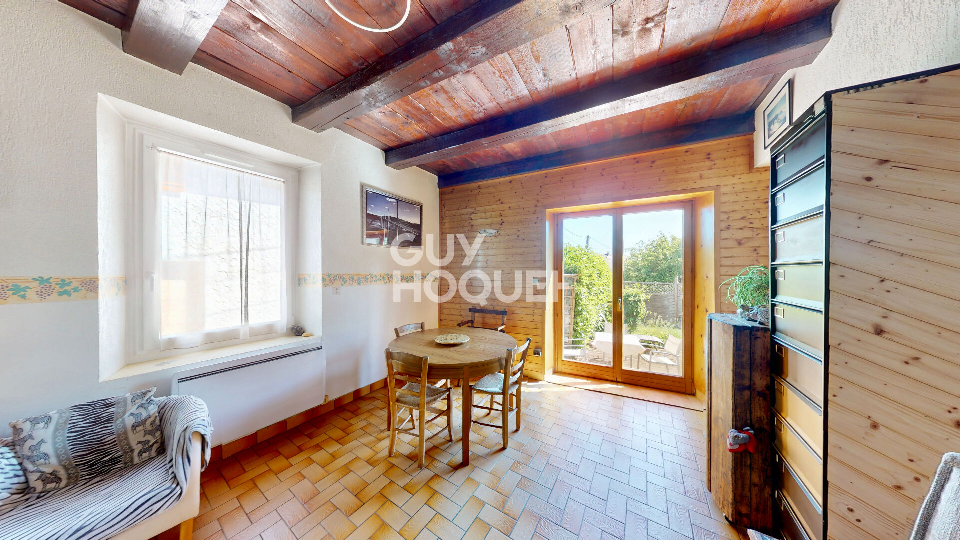 Maison de village avec jardin, garage et combles - Au Calme