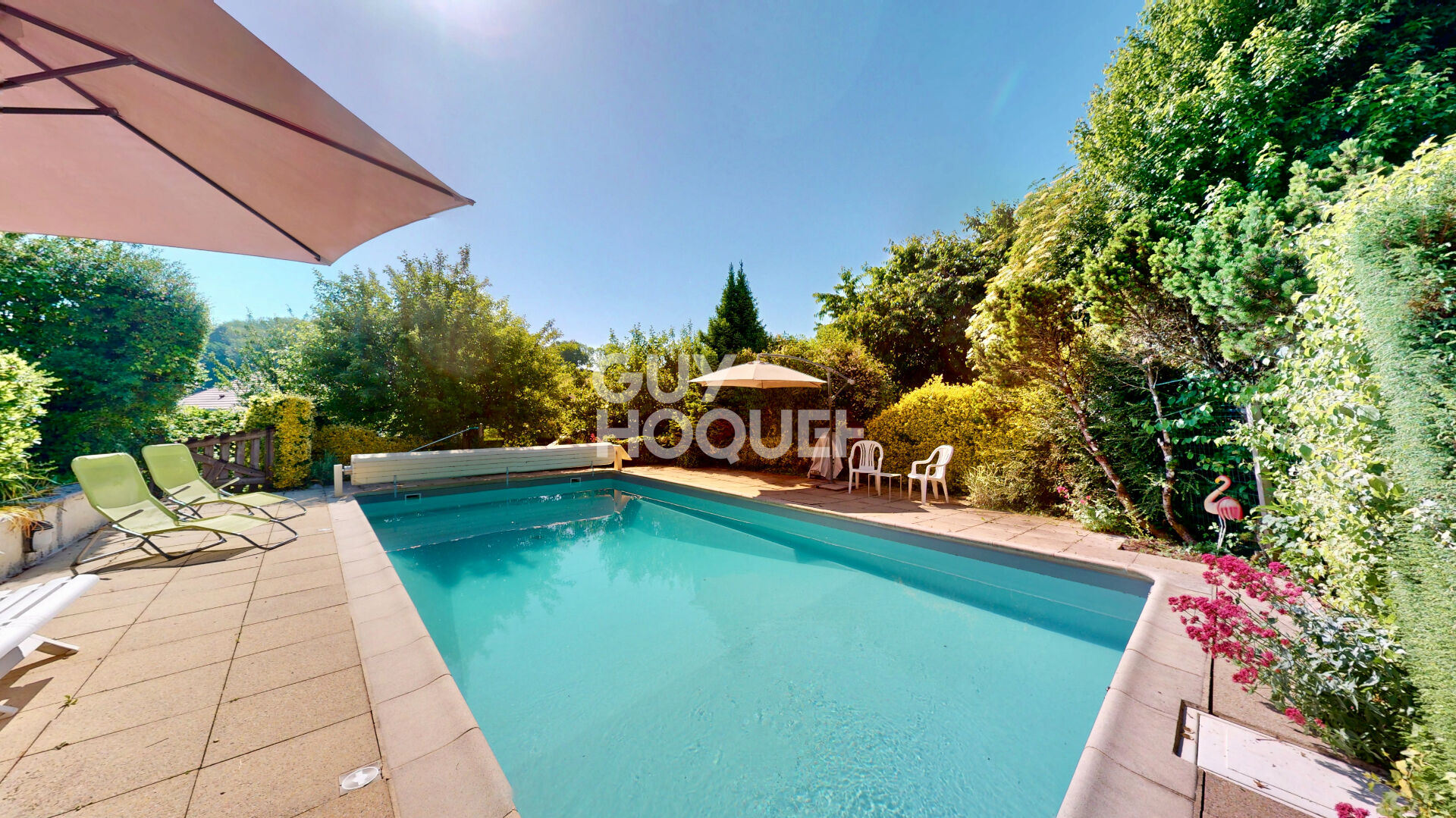 Maison familiale au calme avec piscine, grand terrain et sous-sol complet à Chavanod