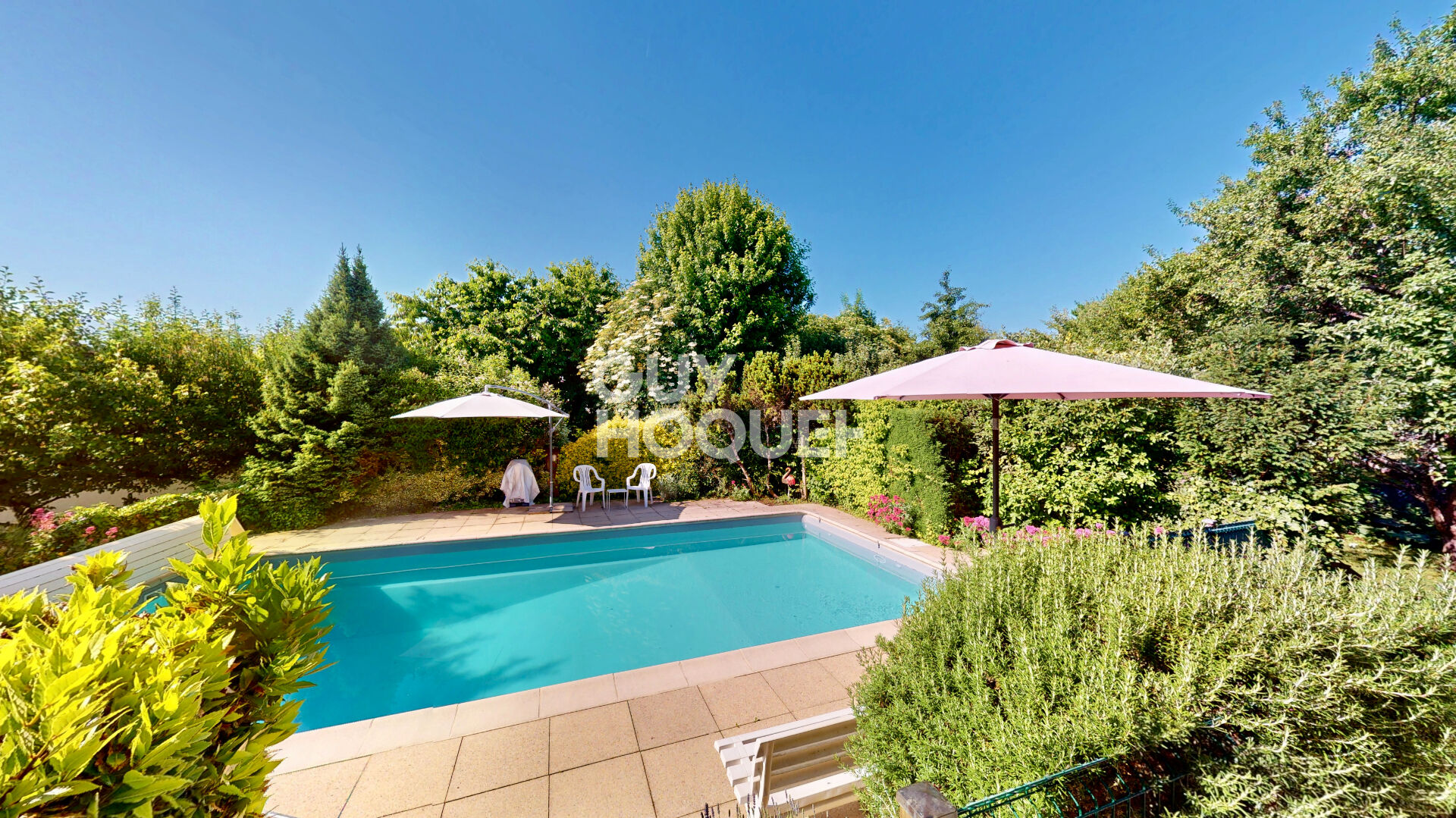 Maison familiale au calme avec piscine, grand terrain et sous-sol complet à Chavanod