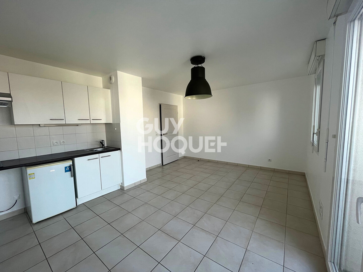 A LOUER STUDIO/T1 VILLE LA GRAND
