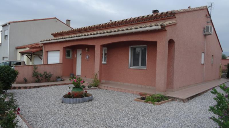Argeles village, Villa de plain pied avec garage et terrain de 440m² à louer à l'année.