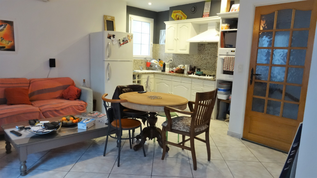 Argeles village appartement T3 + Bureau avec garage et petite terrasse à louer à l'année