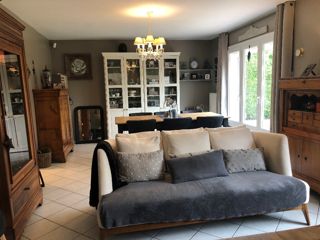 À vendre, maison d'une surface habitable de 99 m² à TEMPLEMARS (59175).