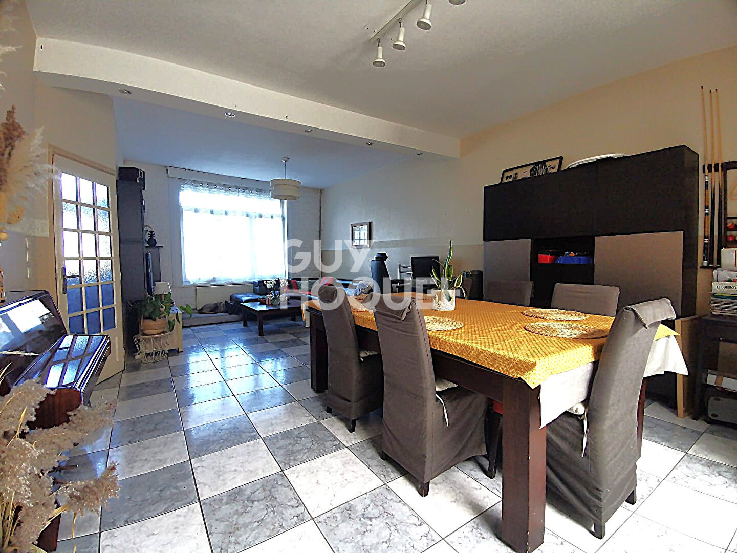 Exclusivité Guy Hoquet : Maison à vendre à Houplines, un véritable havre de paix à 243 300 