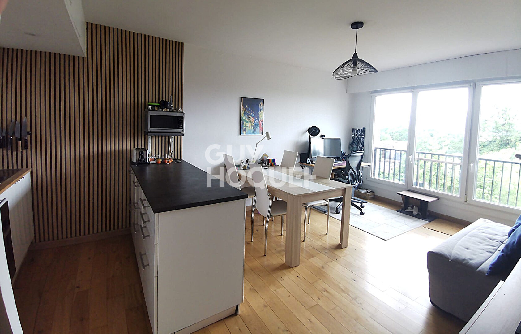 À vendre : Charmant appartement de 2 pièces à LA MADELEINE !