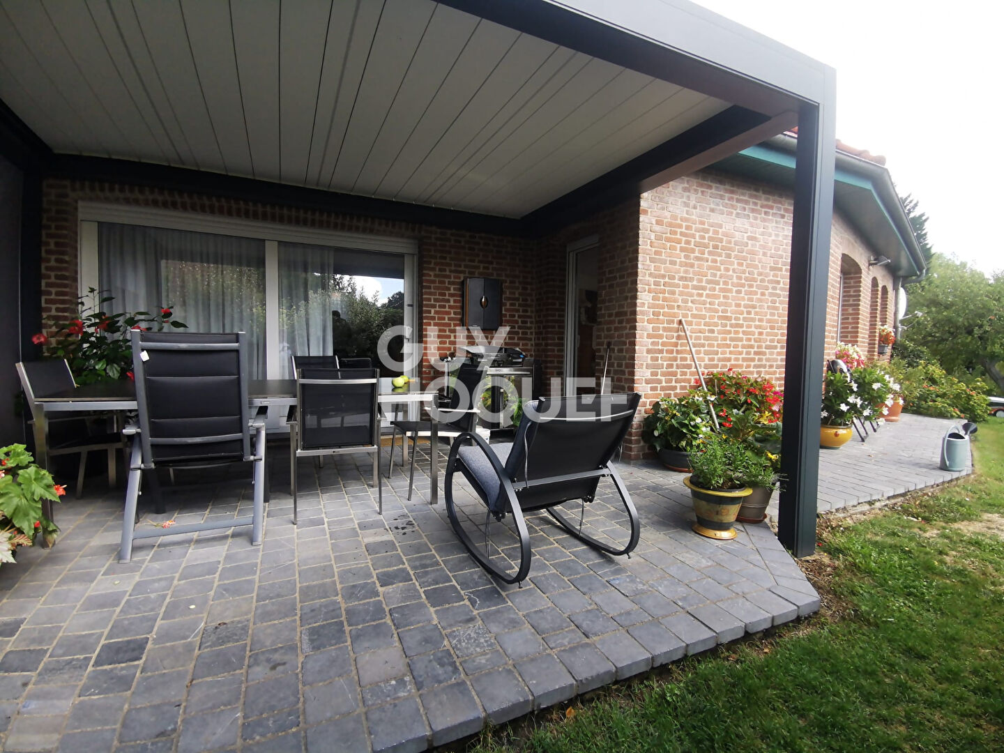 Villa individuelle : jardin & garage