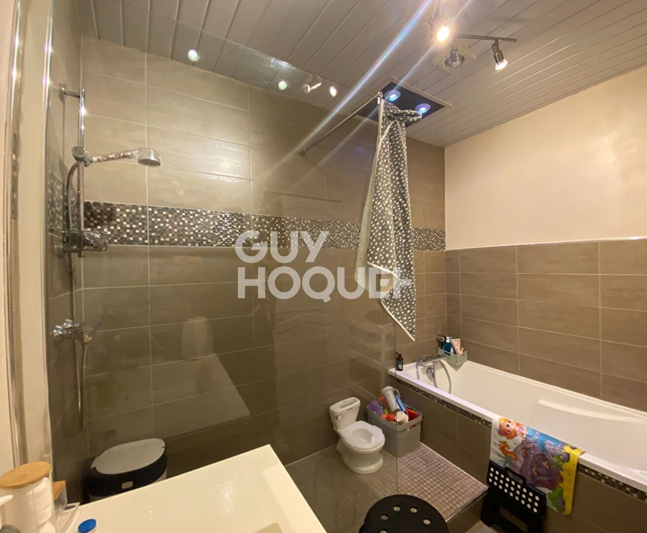 MAISON FAMILIALE 4 CHAMBRES + JARDIN