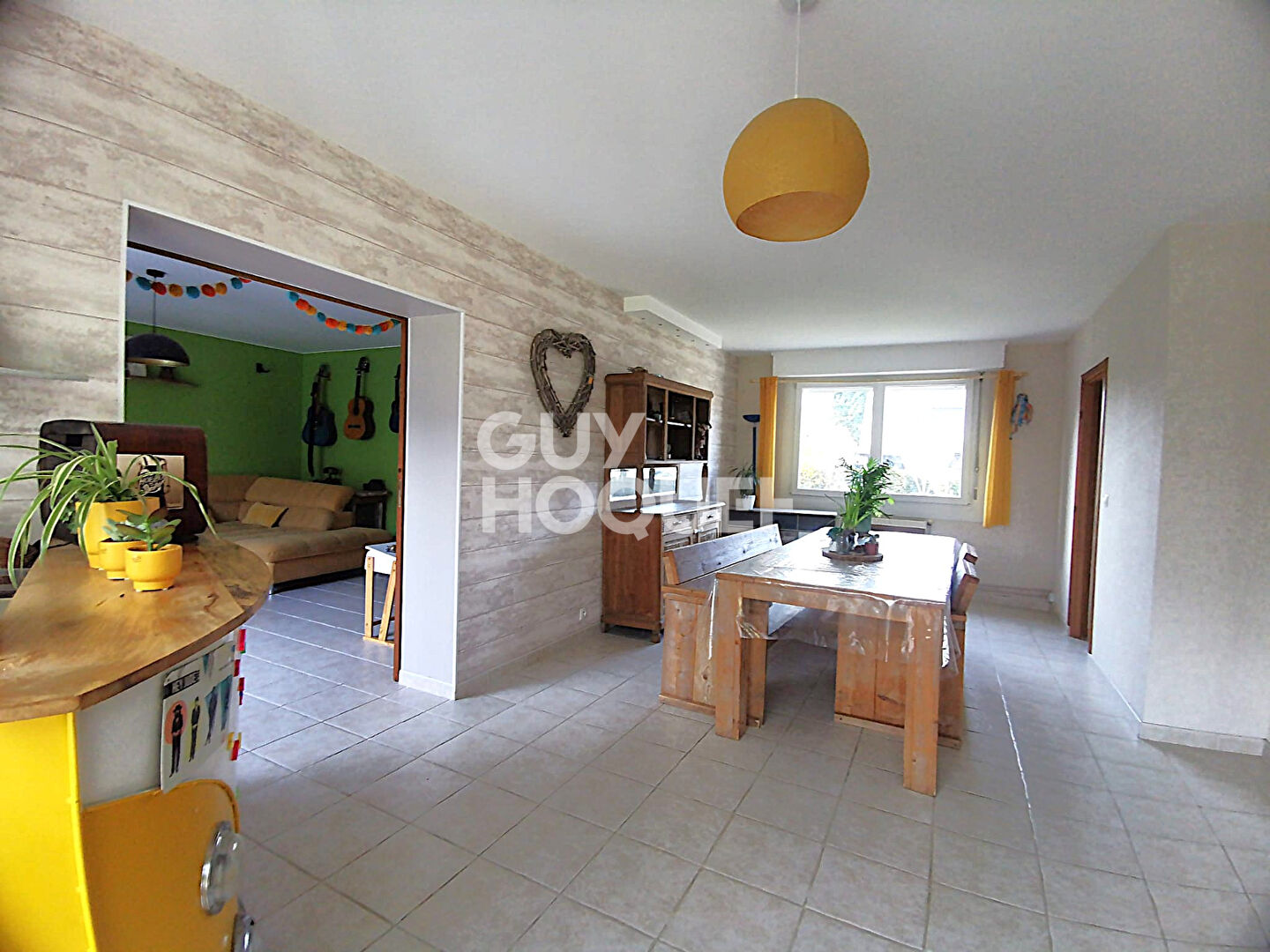 Maison familiale avec 5 chambres, garage et grand jardin