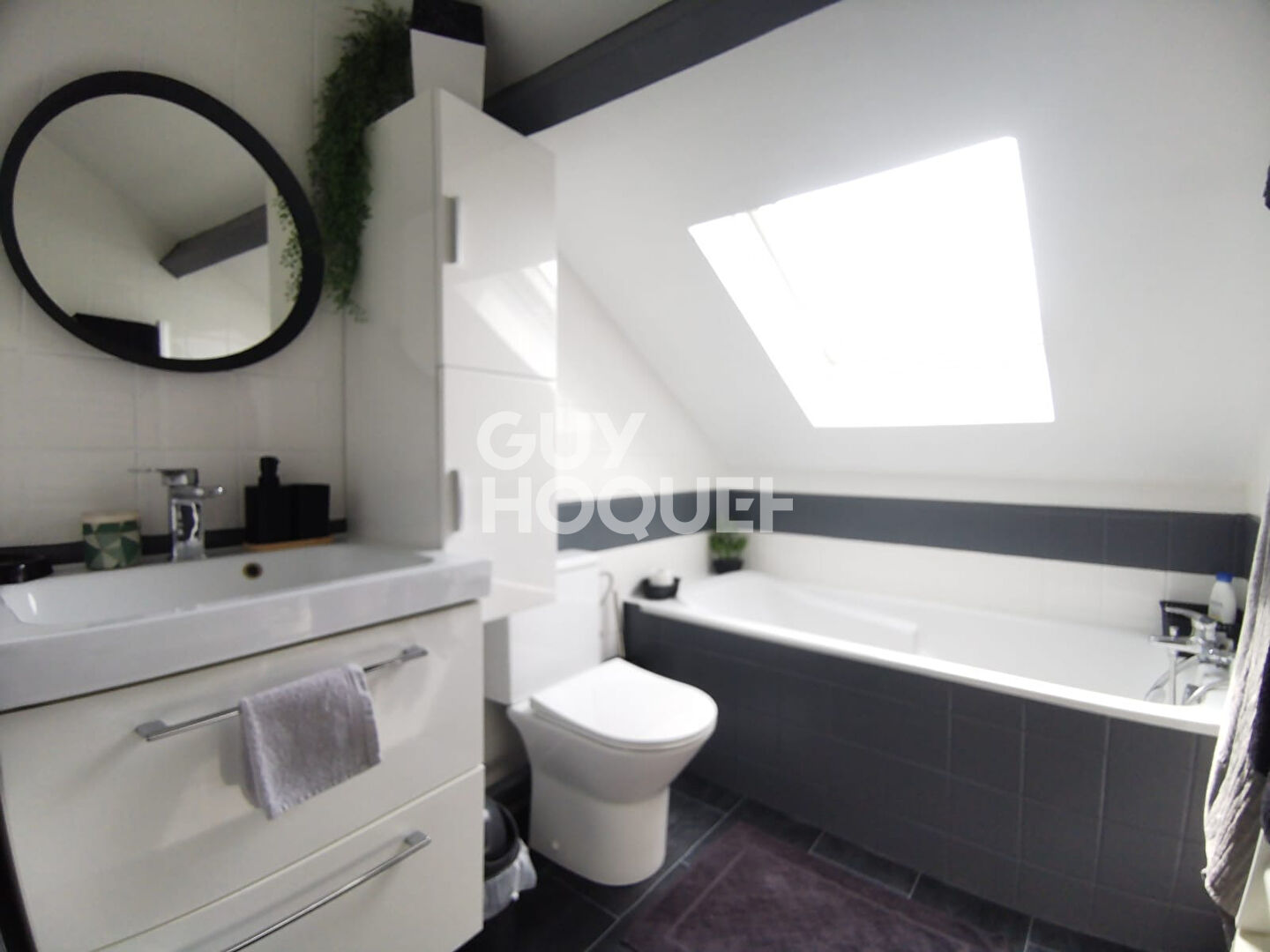 Centre République : maison avec jardin & garage