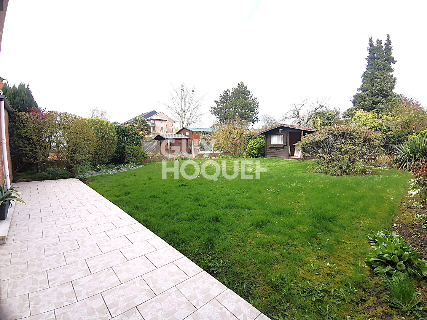 Maison avec jardin et garage