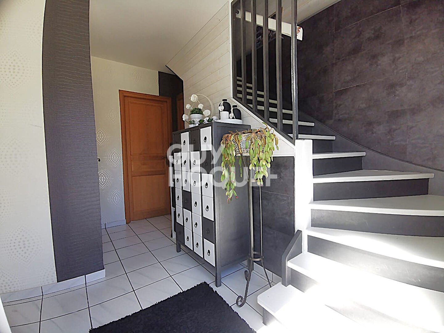 LEO LAGRANGE : maison avec jardin, garage & stationnement