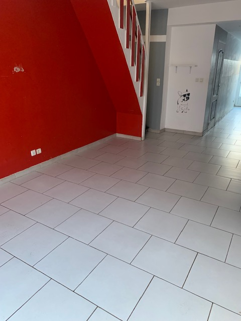 Location : maison 4 pièces (79 m²) à ARMENTIERES