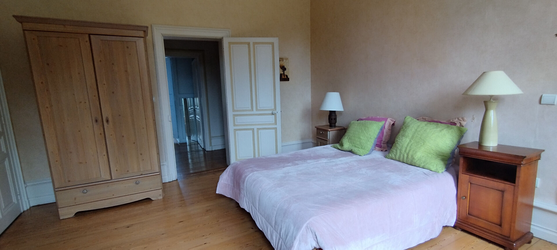 VENTE d'une propriété de 11 pièces (390 m²)