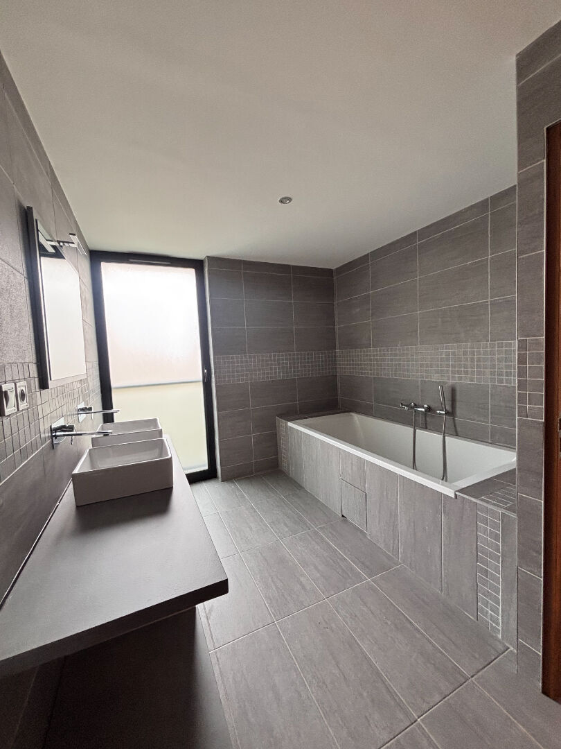 A louer Maison d'architecte Lille 5 pièces155 m2