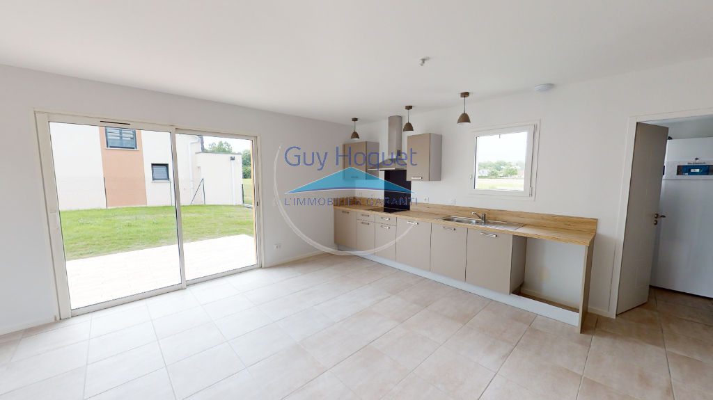 Maison à louer de 5 pièces à Siros, France