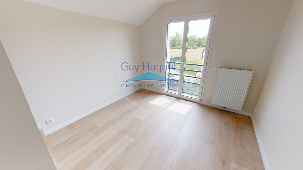 Maison à louer de 5 pièces à Siros, France