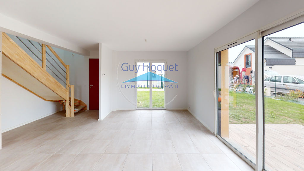 Maison à louer de 5 pièces à Siros, France