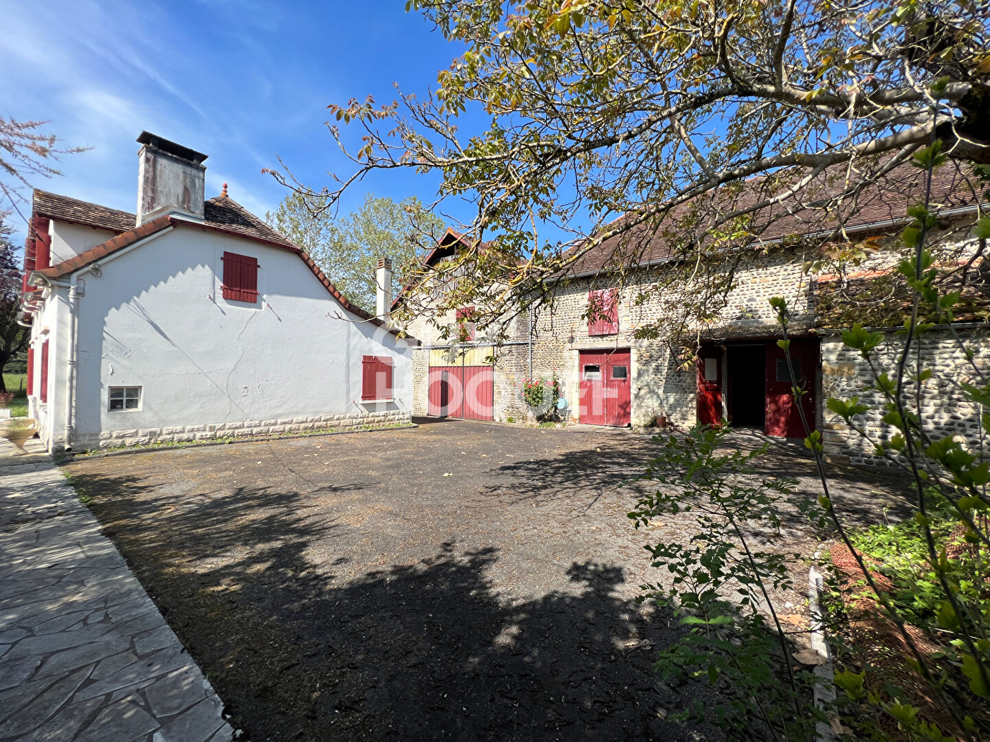 Corps de ferme sur LAGOR à rénover