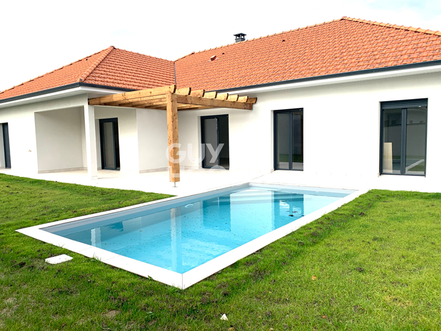 Maison Neuve - 3 chambres + 1 bureau avec piscine et garage