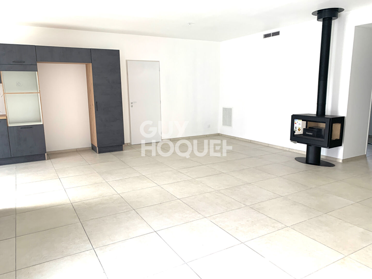 Maison Neuve - 3 chambres + 1 bureau avec piscine et garage