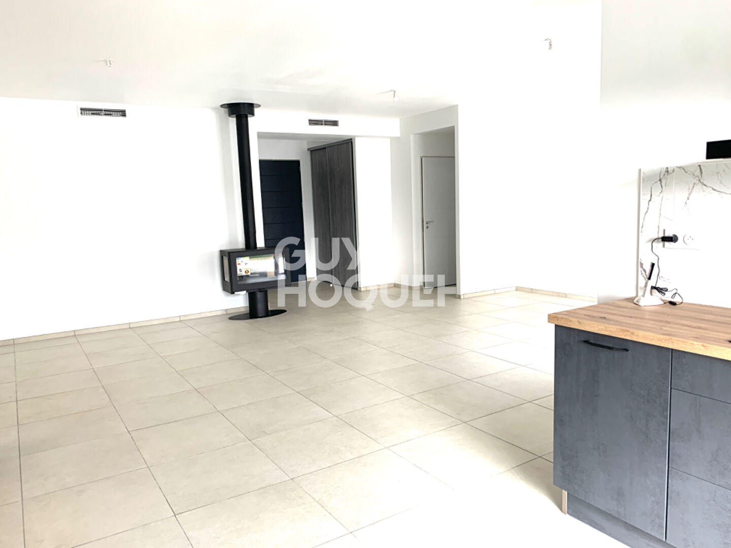 Maison Neuve - 3 chambres + 1 bureau avec piscine et garage