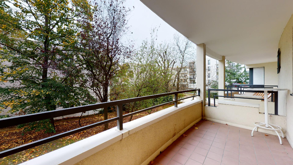 APPARTEMENT 4 PIECES AVEC TERRASSE