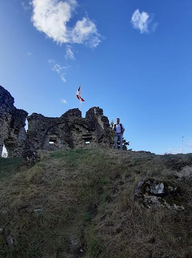 Quand le responsable du secteur d'Ucel part en recherche de nouveaux mandats pour satisfaire ses clients ! Julien Berthon Pro  motivé, à Le Vieil Ucel.&#128515;