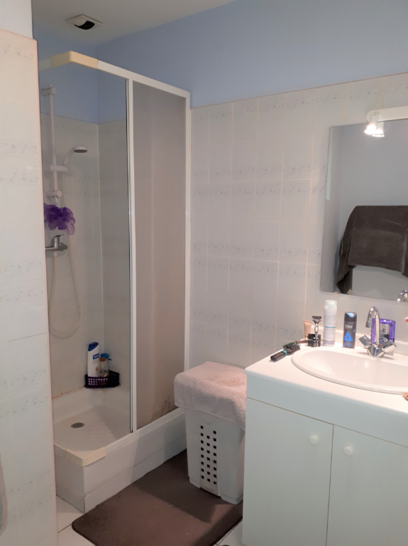 Agréable T2 bis avec stationnement et balcon.