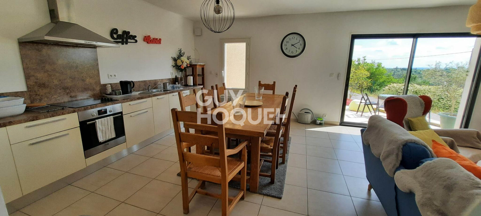 Agréable maison de 130 m² avec 4 chambres, sur la commune de Vinezac.