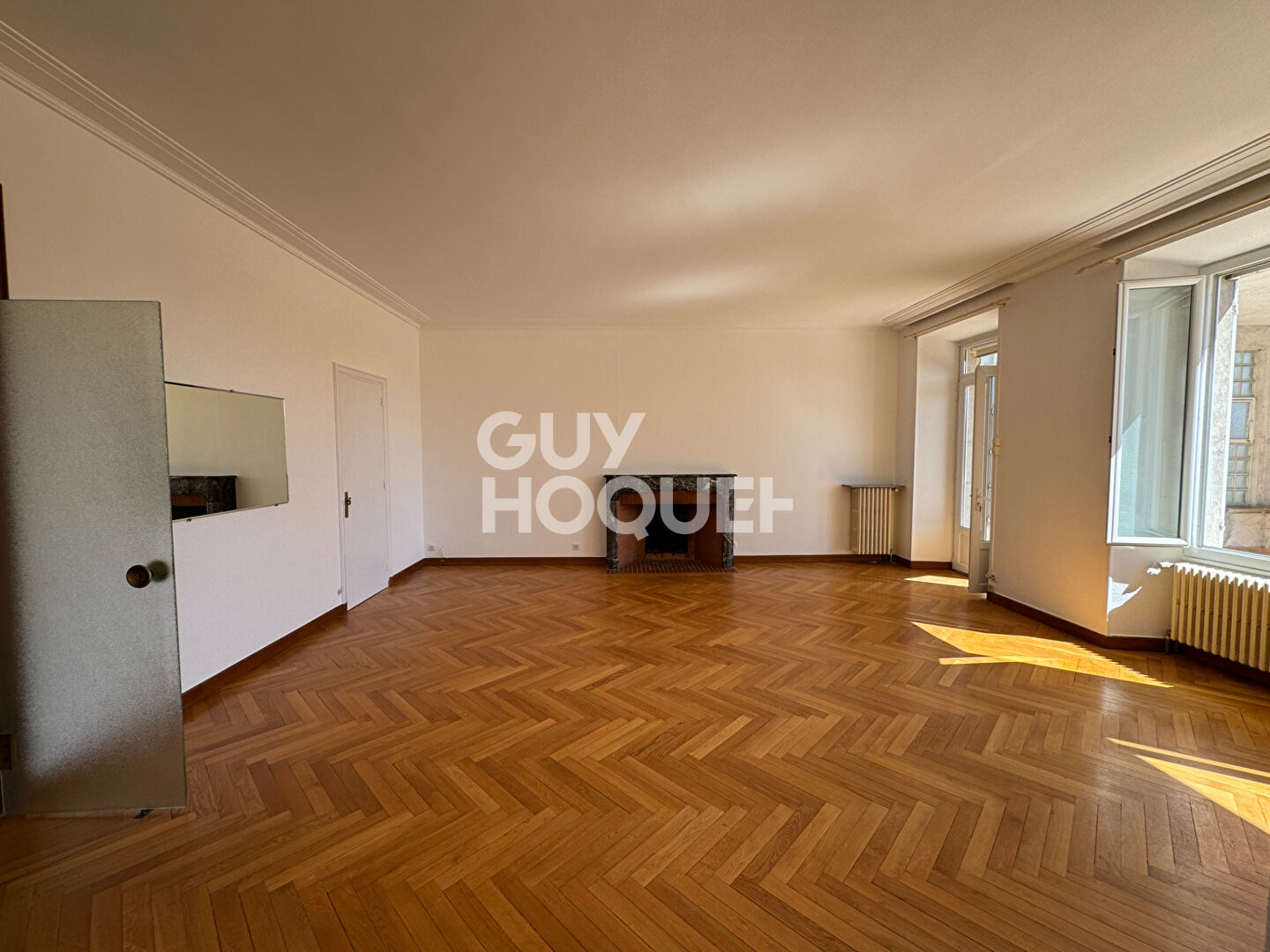 Appartement de charme en centre-ville avec grande terrasse