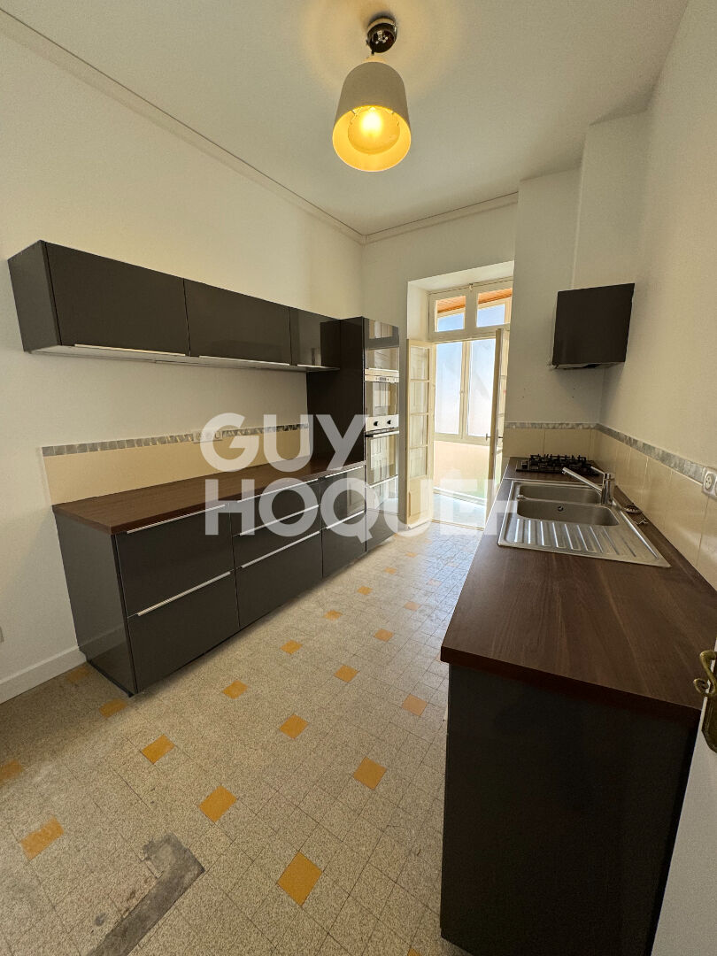 Appartement de charme en centre-ville avec grande terrasse