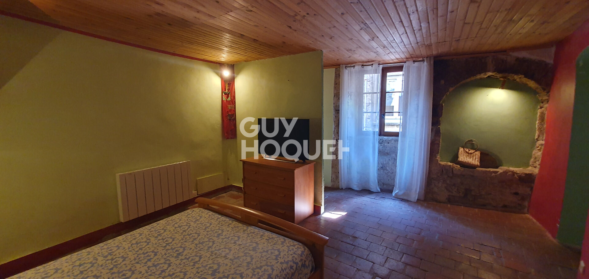 Charmante maison de pays en pierres avec cour intérieure et terrain