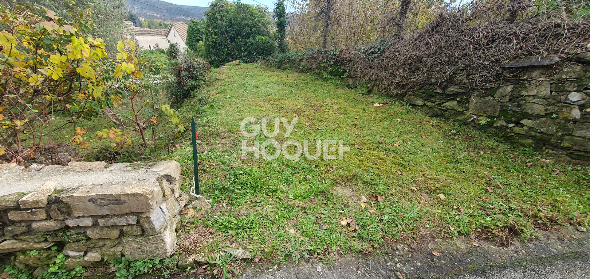 Maison de village en pierres avec terrain