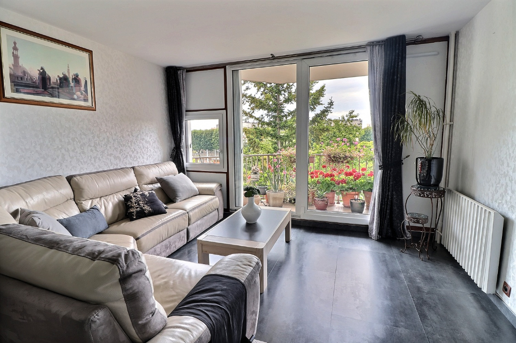 APPARTEMENT 4 PIECES VUE SUR SEINE - L'ILE SAINT DENIS