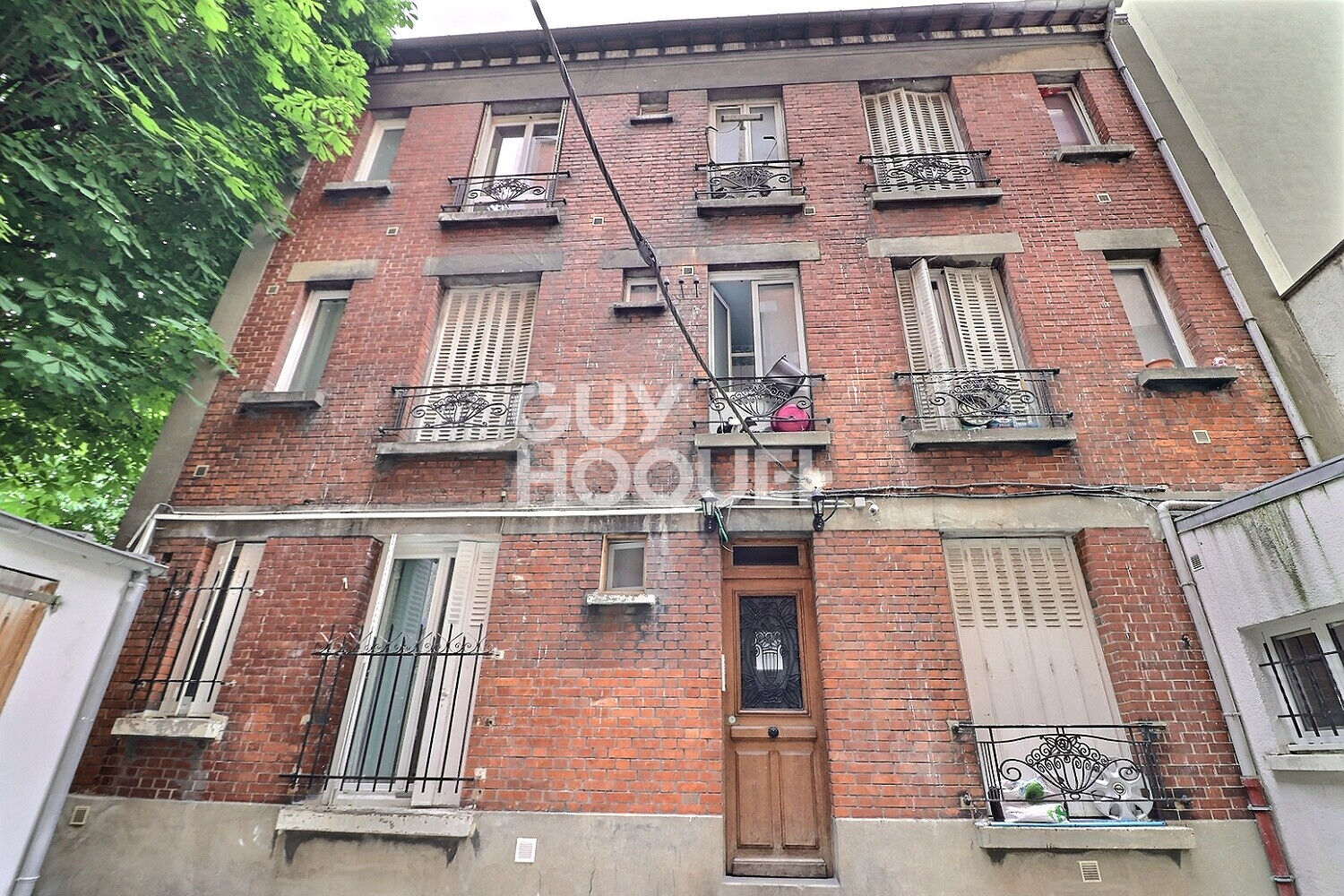 VENTE : STUDIO (20 m²) (28 m² au sol) à LA COURNEUVE