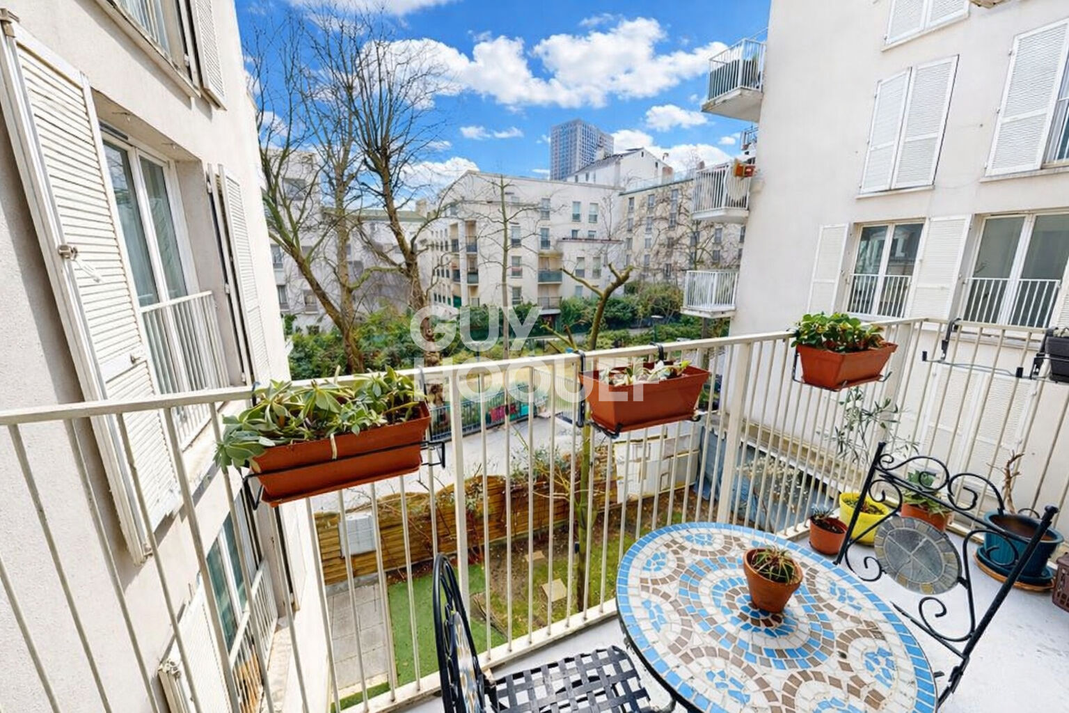 APPARTEMENT 4 PIECES AVEC BALCON, CAVE ET BOX EN SOUS-SOL - PANTIN 4 CHEMINS