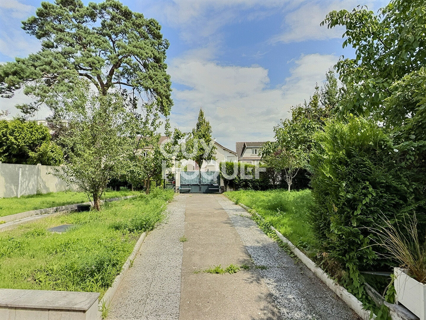 Maison de 7 pièces (130 m²) en location à MONTFERMEIL