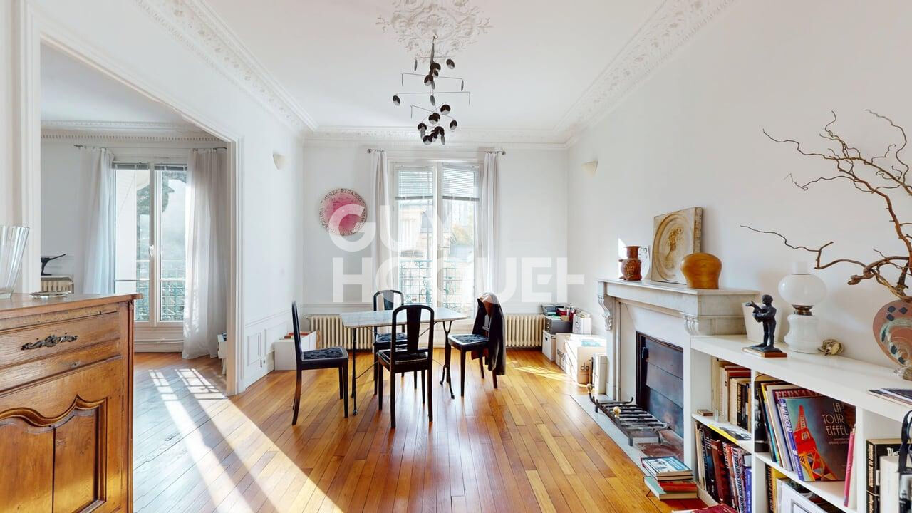 APPARTEMENT 4 PIECES - IMMEUBLE HAUSSMANNIEN - MAIRIE D'AUBERVILLIERS