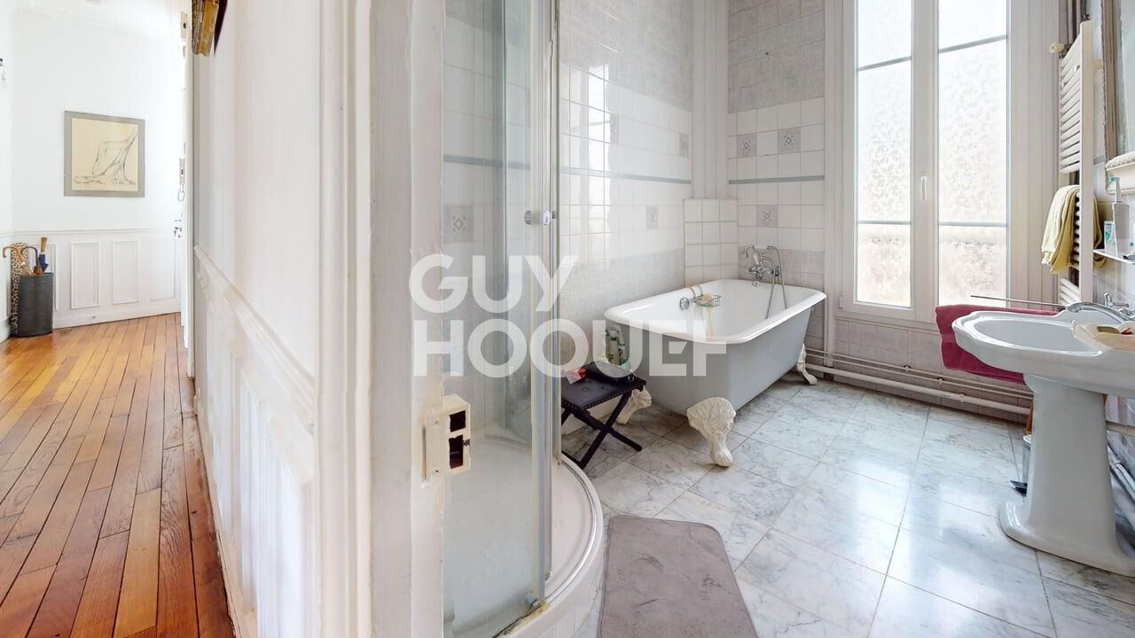 APPARTEMENT 4 PIECES - IMMEUBLE HAUSSMANNIEN - MAIRIE D'AUBERVILLIERS