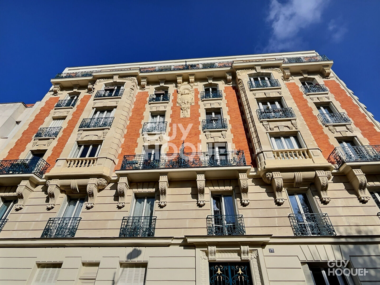 APPARTEMENT 4 PIECES - IMMEUBLE HAUSSMANNIEN - MAIRIE D'AUBERVILLIERS