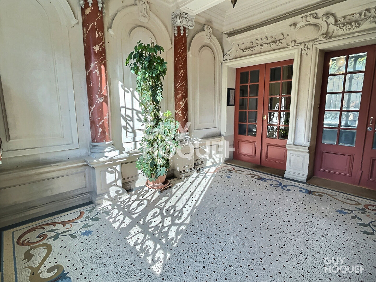 APPARTEMENT 4 PIECES - IMMEUBLE HAUSSMANNIEN - MAIRIE D'AUBERVILLIERS