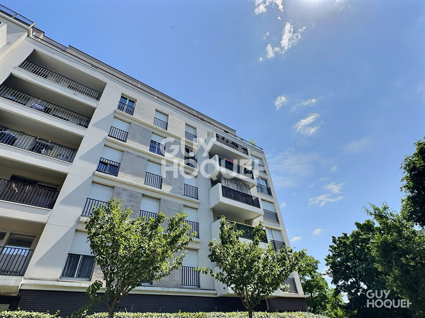 APPARTEMENT 3 PIECES AVEC BALCON CAVE ET PARKING - SAINT DENIS PLEYEL