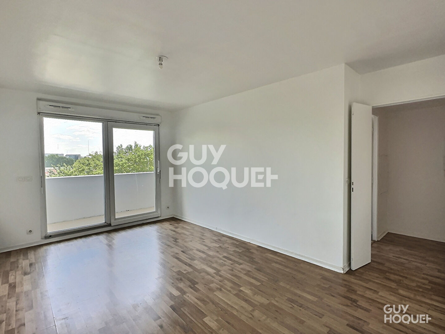 APPARTEMENT 3 PIECES AVEC BALCON CAVE ET PARKING - SAINT DENIS PLEYEL