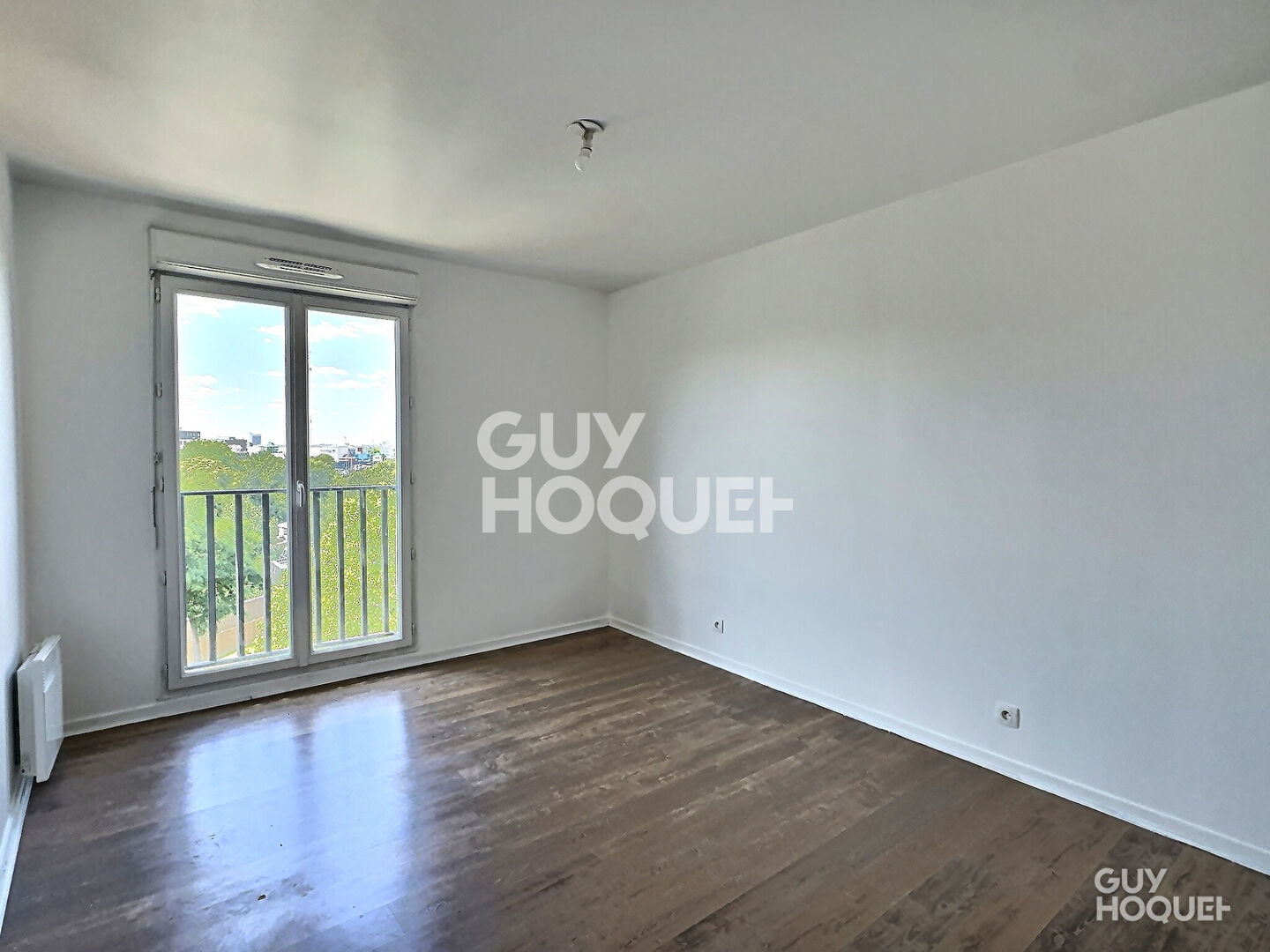 APPARTEMENT 3 PIECES AVEC BALCON CAVE ET PARKING - SAINT DENIS PLEYEL